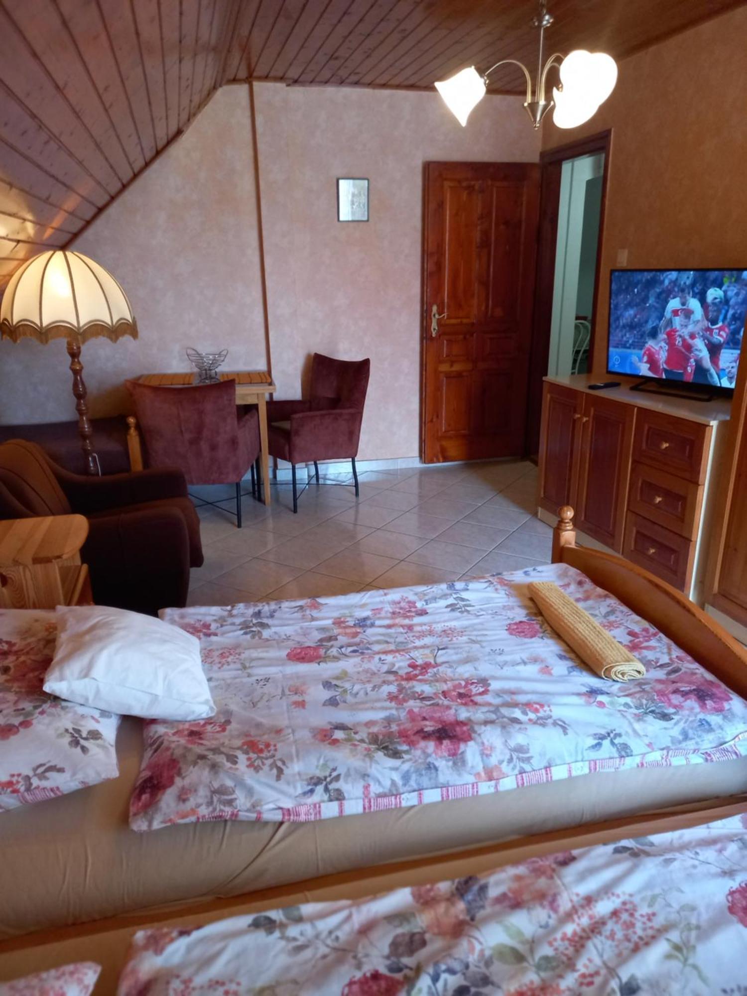 Gizella Haz Apartment Keszthely Luaran gambar